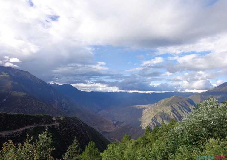 夹金山旅游攻略