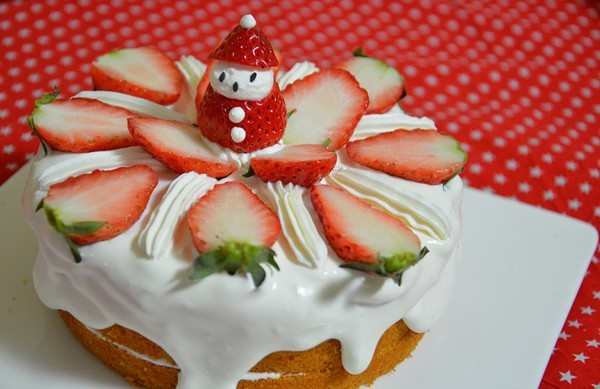 草莓雪人蛋糕图片大全