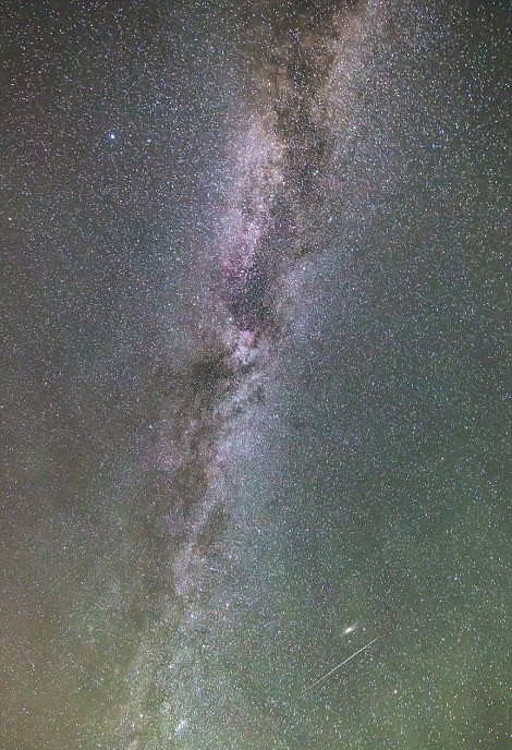 英仙座流星雨实拍，英仙座流星雨唯美图片