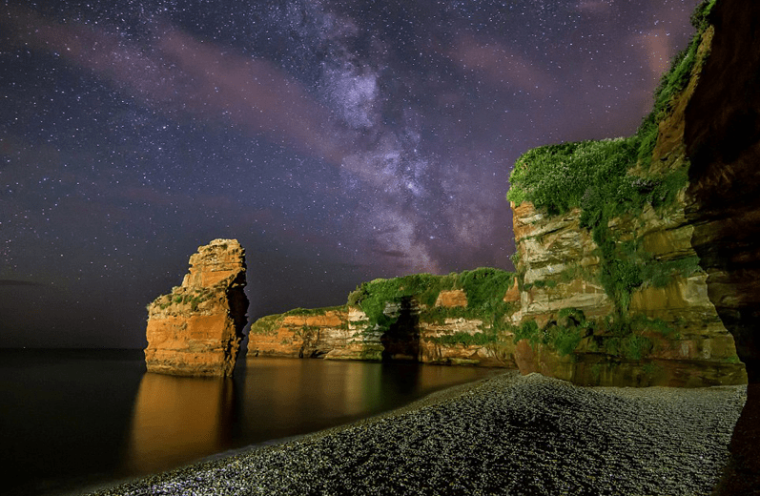 英仙座流星雨实拍，英仙座流星雨唯美图片