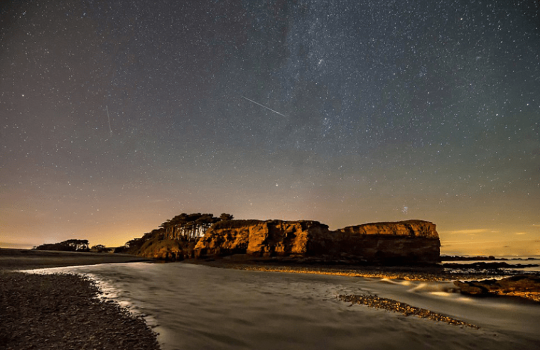 英仙座流星雨实拍，英仙座流星雨唯美图片