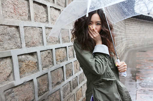 下雨天的心情短语 雨天的心情经典句子 下雨天的心情说说随笔