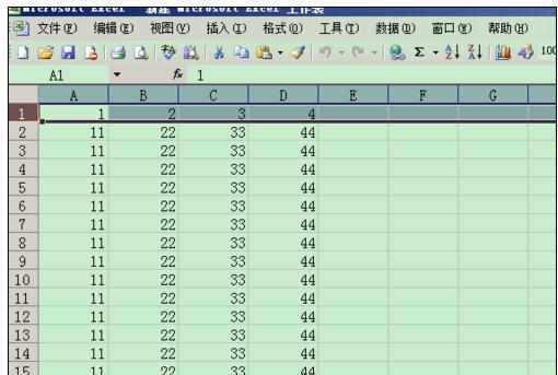 Excel中2010版进行固定第一行的操作技巧