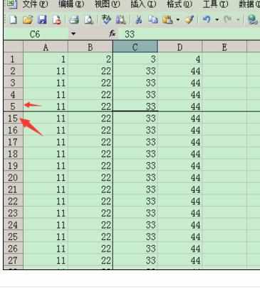 Excel中2010版进行固定第一行的操作技巧