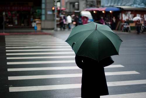 下雨天照片伤感图片 下雨图片唯美伤感 伤感的下雨天照片